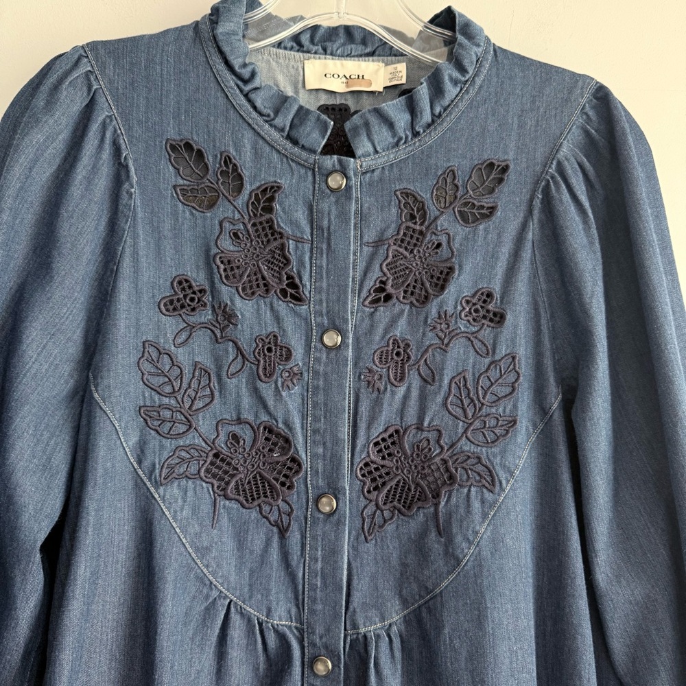 Coach Embroidered Denim Dress Blue Size 12 Made In Italy Snap Button Closure - Picture 9 of 16